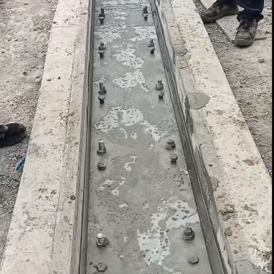 弓长岭港口码头起重机龙门吊重型机械设备稳固用早强快凝轨道胶泥